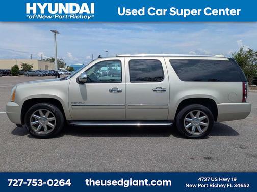 Champagne Silver Metallic 2013 GMC Yukon XL Denali