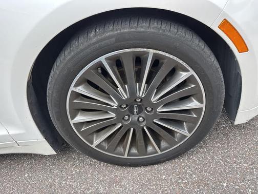 2016 Lincoln MKZ Base