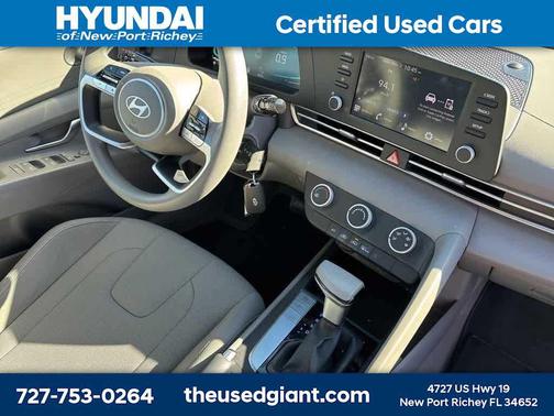 2024 Hyundai ELANTRA SE