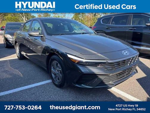 2024 Hyundai ELANTRA SE