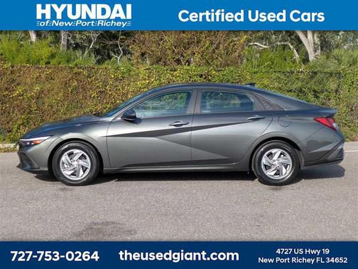 2024 Hyundai ELANTRA SE