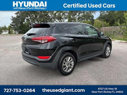 2017 Hyundai TUCSON SE