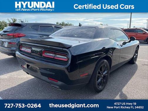 2022 Dodge Challenger SXT