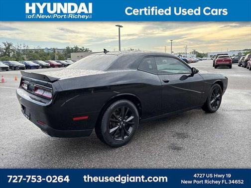 2022 Dodge Challenger SXT