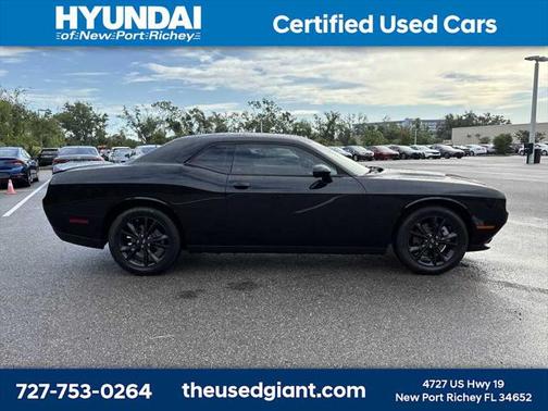 2022 Dodge Challenger SXT
