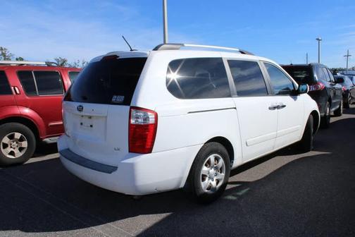 2009 Kia Sedona LX