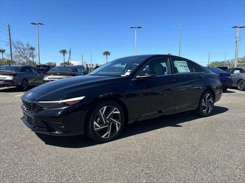 2025 Hyundai ELANTRA Limited