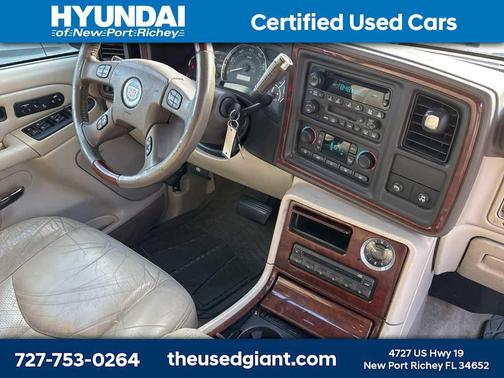 2005 Cadillac Escalade Base