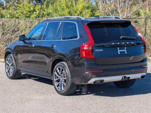 2016 Volvo XC90 T6 Momentum