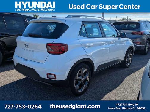 Lunar White 2023 Hyundai VENUE SEL
