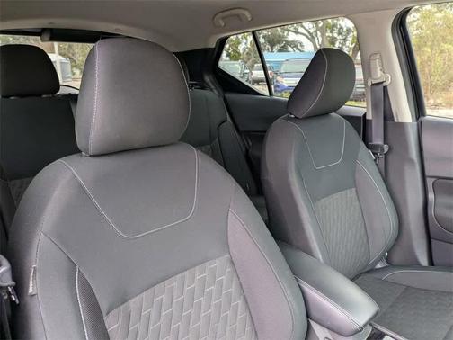 2022 Nissan Kicks SV