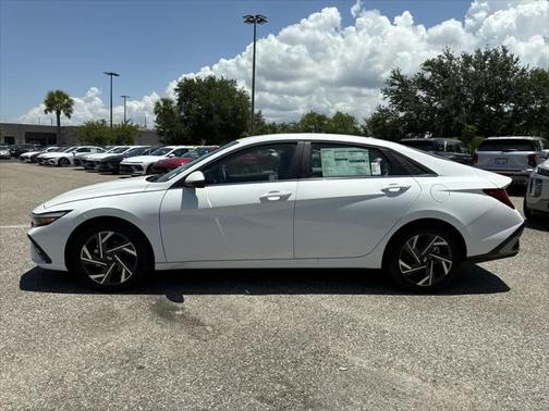 2025 Hyundai ELANTRA Limited