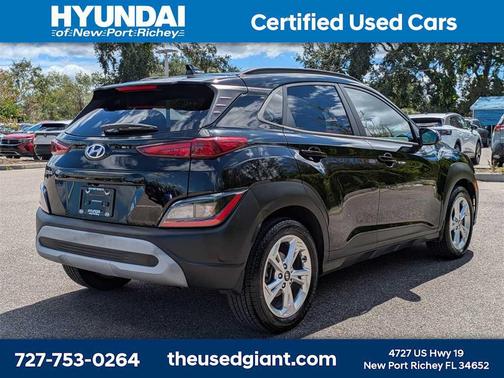 2022 Hyundai KONA SEL