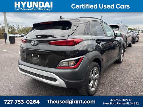 2022 Hyundai KONA SEL