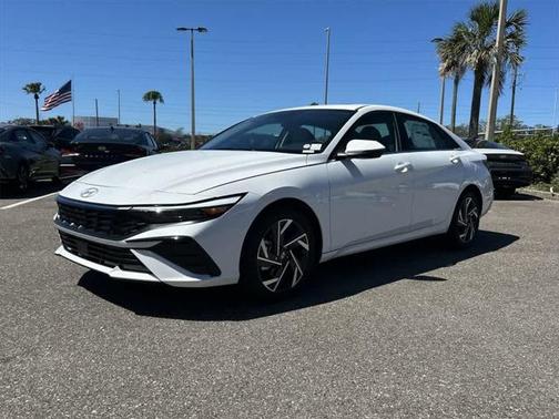 2025 Hyundai ELANTRA Limited
