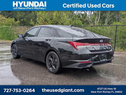 2022 Hyundai ELANTRA SEL