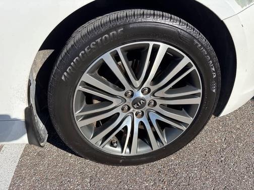 2014 Kia Cadenza Premium