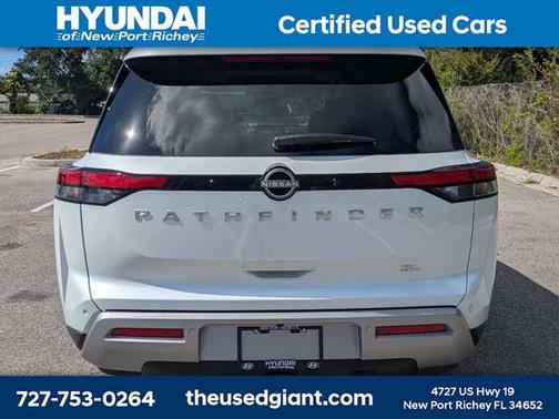 2025 Nissan Pathfinder SL FWD