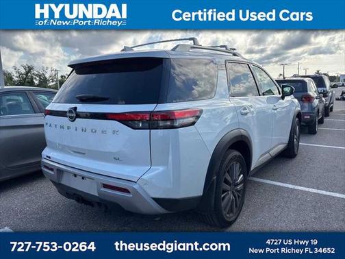 2025 Nissan Pathfinder SL FWD