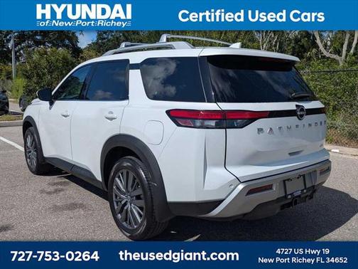 2025 Nissan Pathfinder SL FWD