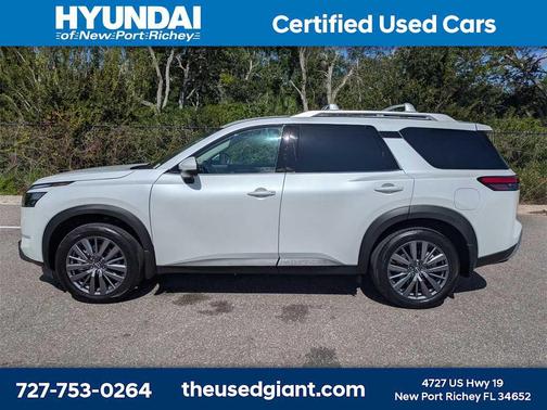 2025 Nissan Pathfinder SL FWD