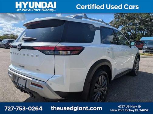 2025 Nissan Pathfinder SL FWD