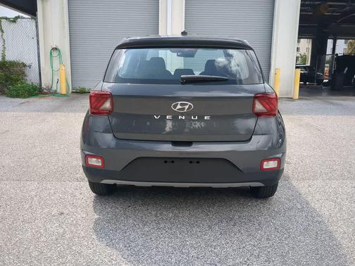 Ecotronic Gray 2026 Hyundai VENUE SE