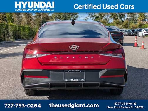 2024 Hyundai ELANTRA SE