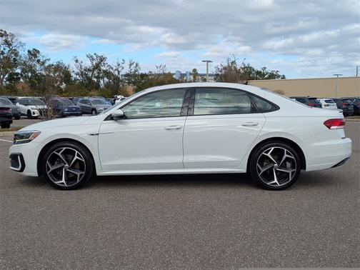 2020 Volkswagen Passat 2.0T R-Line
