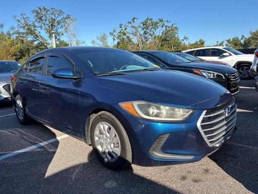 2018 Hyundai ELANTRA SE