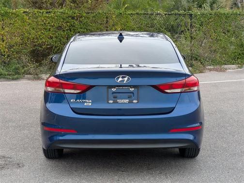 2018 Hyundai ELANTRA SE