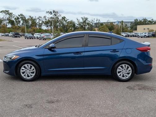 2018 Hyundai ELANTRA SE