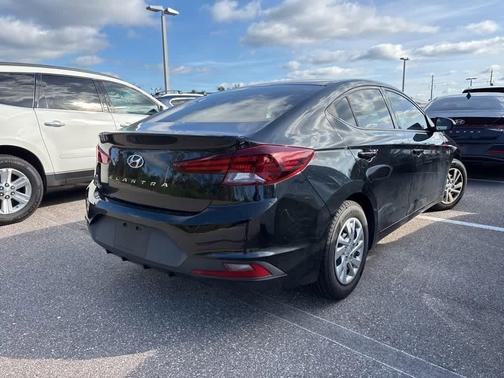2020 Hyundai ELANTRA SE