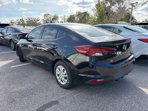 2020 Hyundai ELANTRA SE