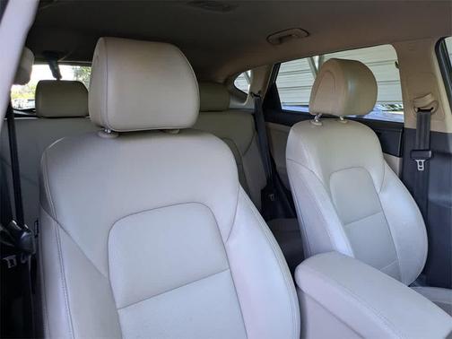 2018 Hyundai TUCSON SEL Plus