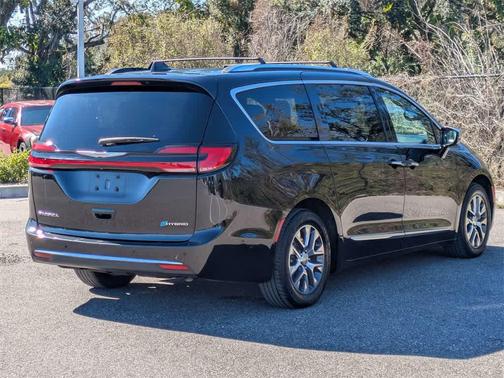 2022 Chrysler Pacifica L