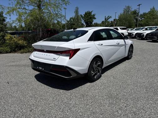 2025 Hyundai ELANTRA Limited