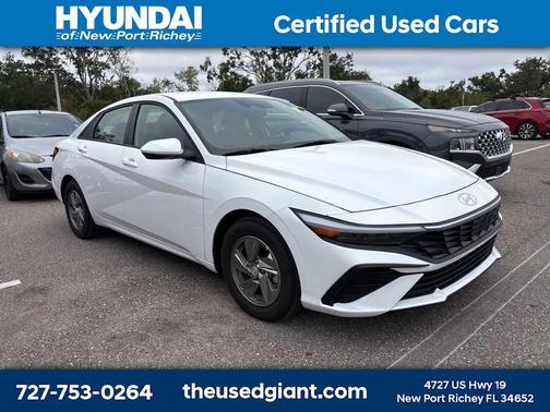 2025 Hyundai ELANTRA SE