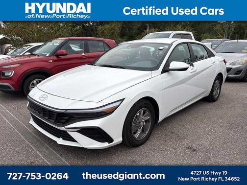 2025 Hyundai ELANTRA SE