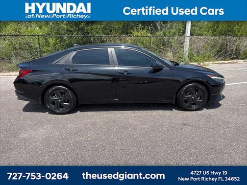 2022 Hyundai ELANTRA SEL