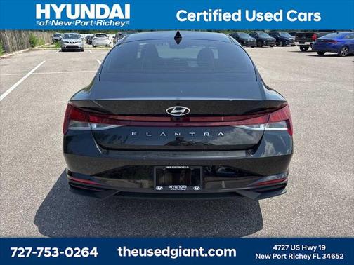 2022 Hyundai ELANTRA SEL
