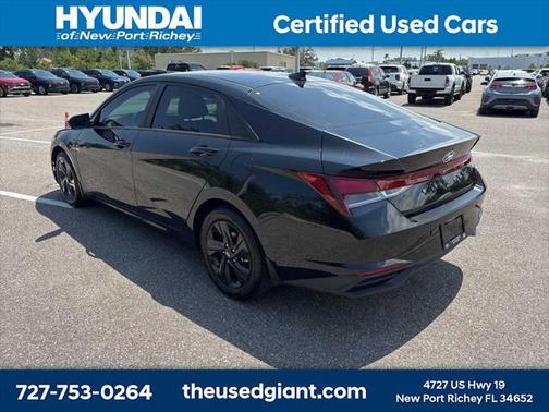 2022 Hyundai ELANTRA SEL
