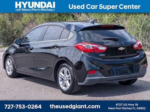 Black 2017 Chevrolet Cruze LT