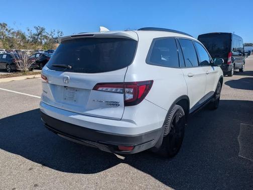 2022 Honda Pilot AWD Black Edition