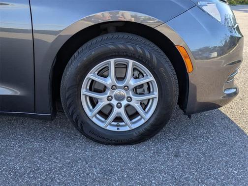 2020 Chrysler Voyager LXI