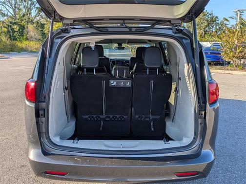 2020 Chrysler Voyager LXI