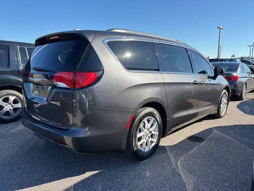 2020 Chrysler Voyager LXI