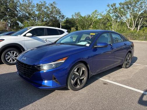 2023 Hyundai ELANTRA SEL