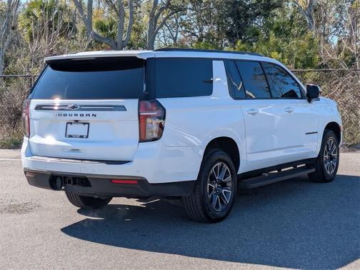 2022 Chevrolet Suburban 4WD Z71