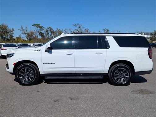 2022 Chevrolet Suburban 4WD Z71